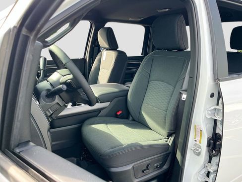 New 2026 RAM 3500 Big Horn AWD/4WD image 21
