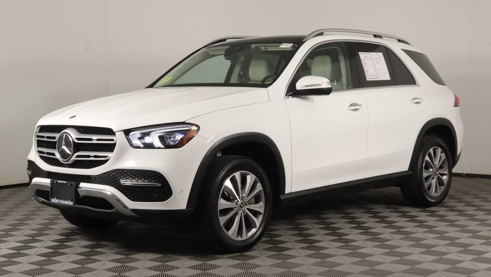 Used 2023 Mercedes-Benz GLE 350 4MATIC image 3