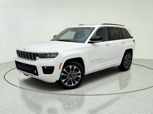 Used 2024 Jeep Grand Cherokee Overland w/ Luxury Tech Group IV AWD/4WD image 1