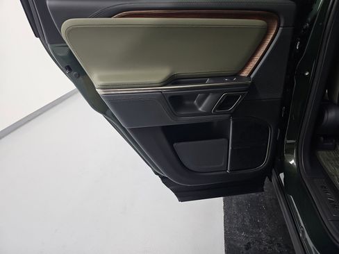 Used 2022 Rivian R1T Adventure image 17