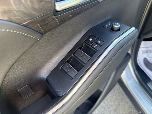 Used 2024 Toyota Highlander Platinum AWD/4WD image 26