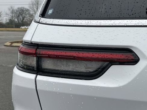 Used 2022 Jeep Grand Cherokee L Limited image 10