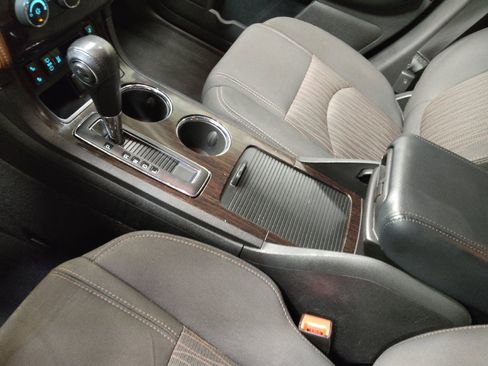 Used 2016 Chevrolet Traverse LT w/ Style and Technology Package image 26