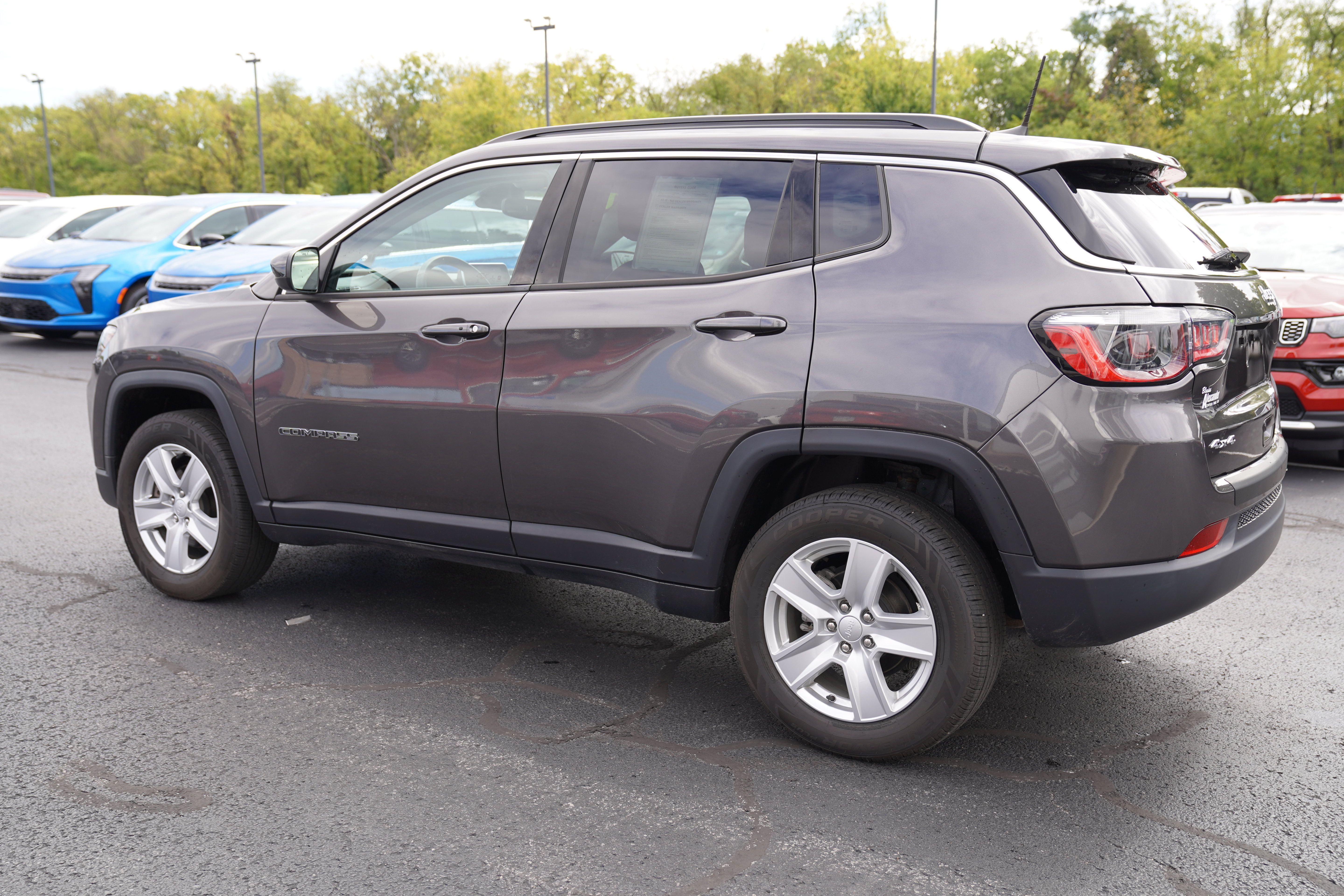 Used 2022 Jeep Compass Latitude w/ Convenience Group AWD/4WD image 8