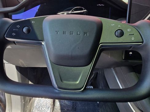 Used 2022 Tesla Model X Plaid image 31