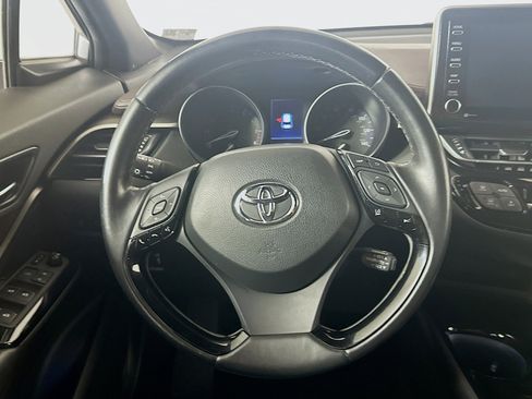Used 2019 Toyota C-HR Limited image 18