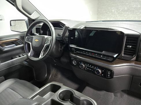 Used 2023 Chevrolet Silverado 1500 LT AWD/4WD image 52