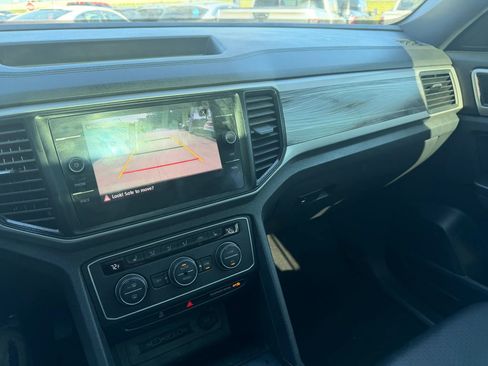 Used 2020 Volkswagen Atlas Cross Sport SE AWD/4WD image 19