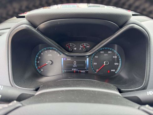 Used 2018 Chevrolet Colorado Z71 image 24