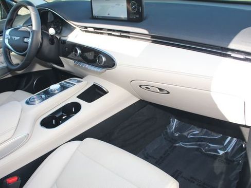 Used 2022 Genesis GV70 2.5T w/ Select Package image 26