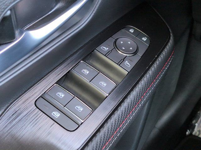 Used 2025 Nissan Kicks SR FWD image 21