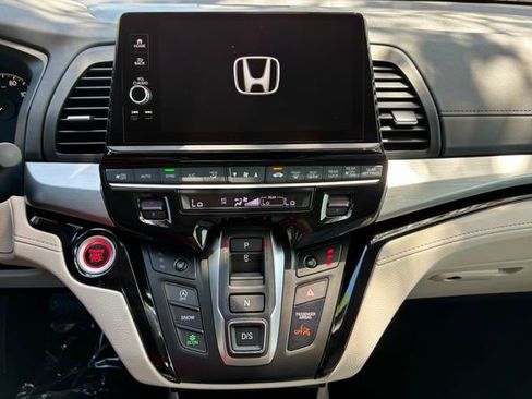 New 2026 Honda Odyssey Touring image 15