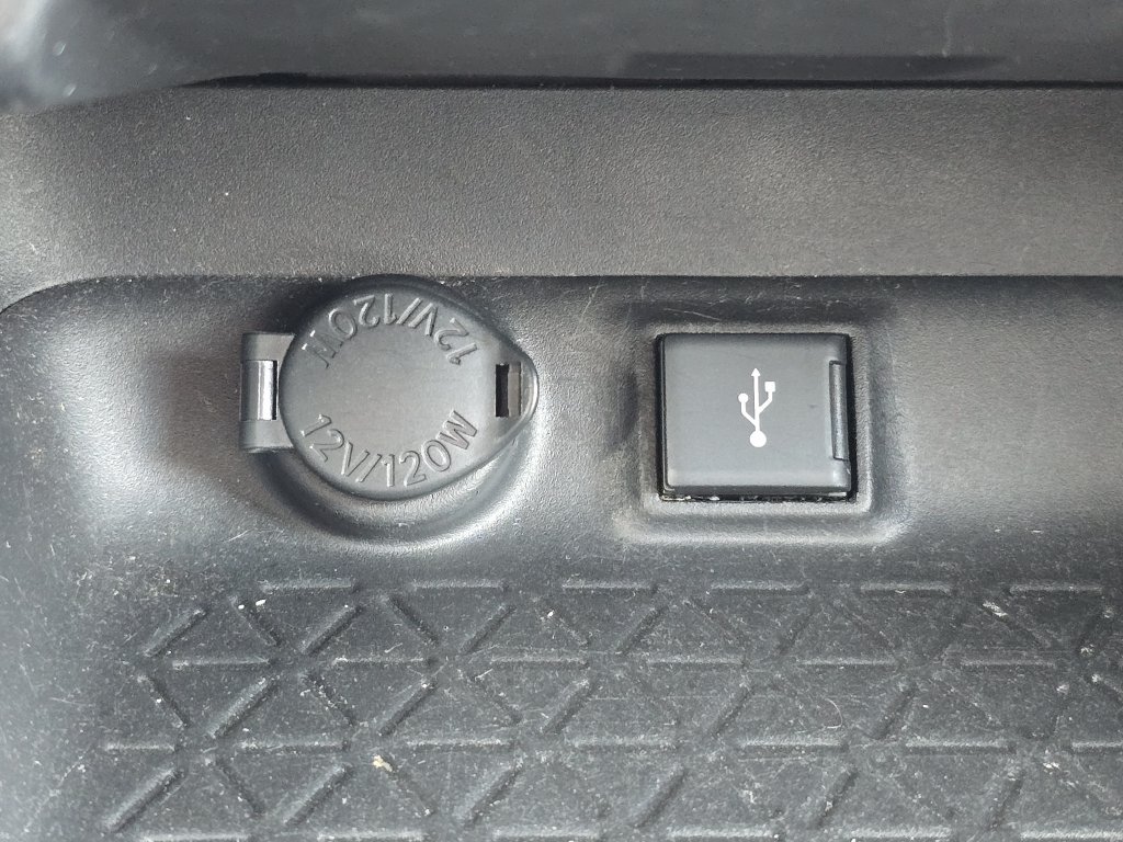 Used 2021 Toyota RAV4 XLE FWD image 21