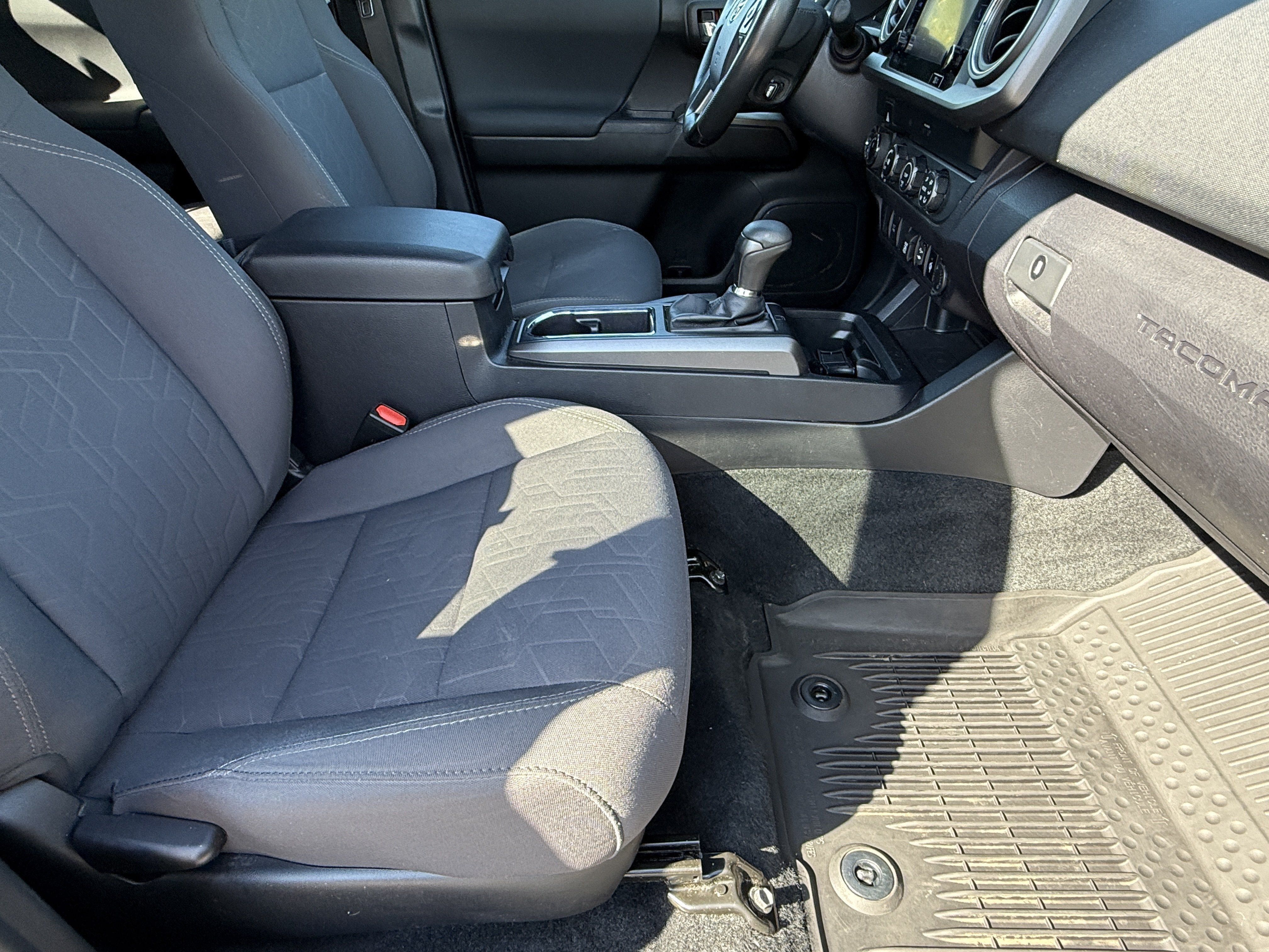 Used 2019 Toyota Tacoma TRD Off-Road AWD/4WD image 14