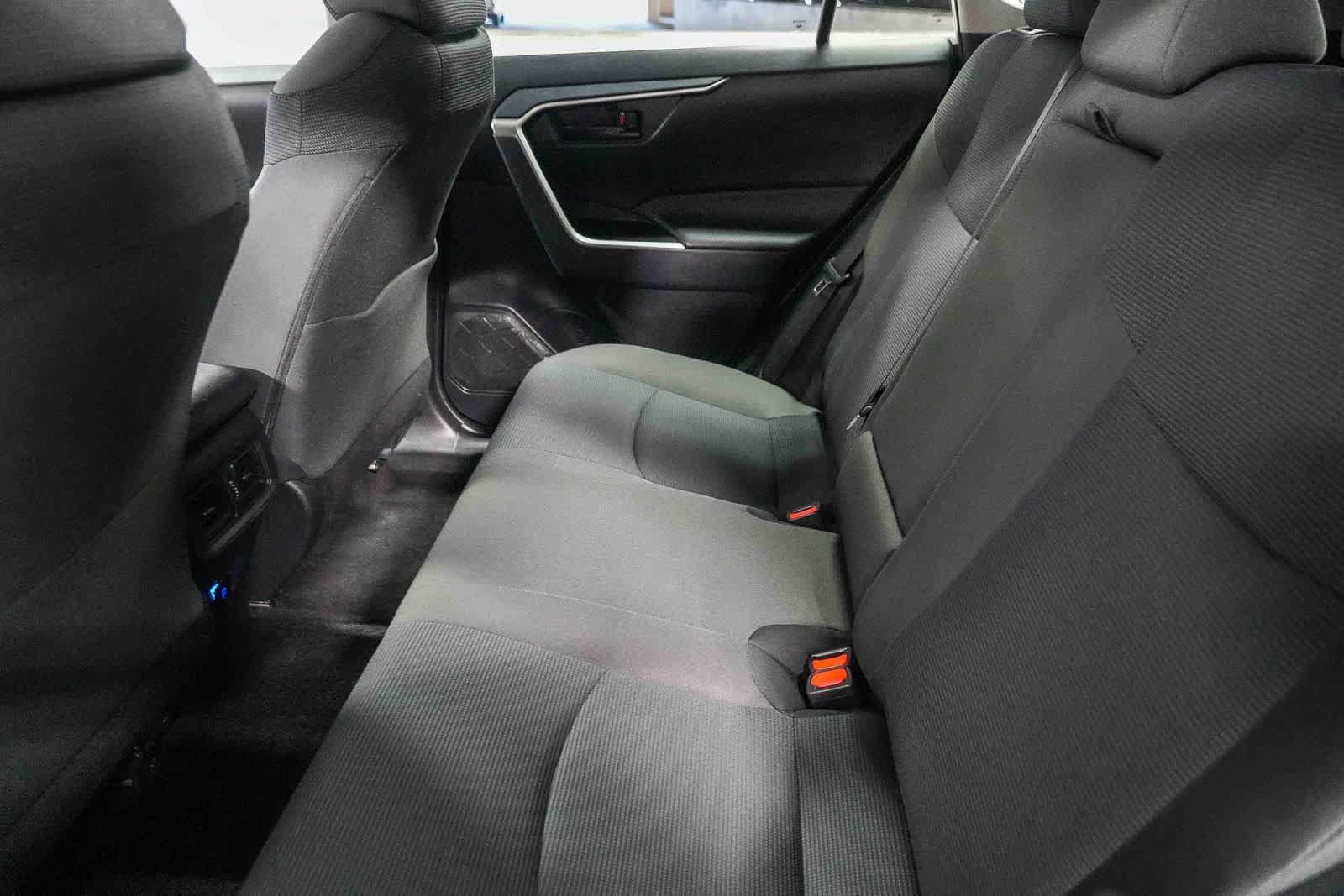 Certified 2025 Toyota RAV4 LE FWD image 19