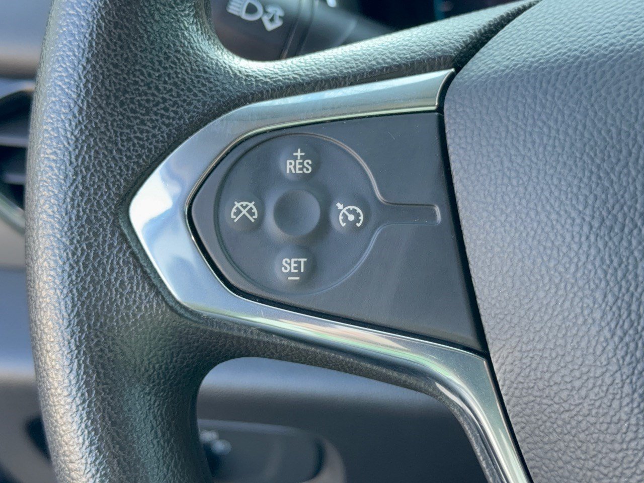 Used 2018 Chevrolet Traverse LS FWD image 18