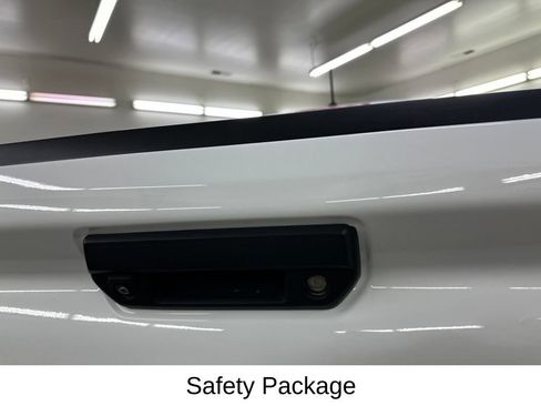Used 2024 Chevrolet Colorado Trail Boss w/ Advanced Trailering Package AWD/4WD image 17