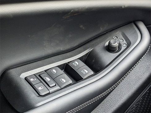 New 2025 Jeep Grand Cherokee L Laredo image 23