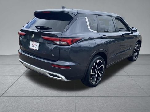 Used 2024 Mitsubishi Outlander SE AWD/4WD image 16
