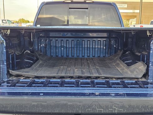 Used 2023 Nissan Titan SV image 19