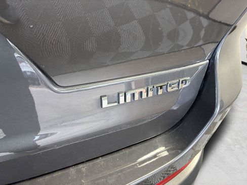 Used 2022 Jeep Grand Cherokee L Limited AWD/4WD image 9