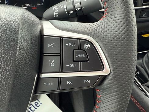 Used 2025 Toyota Sienna XSE image 39