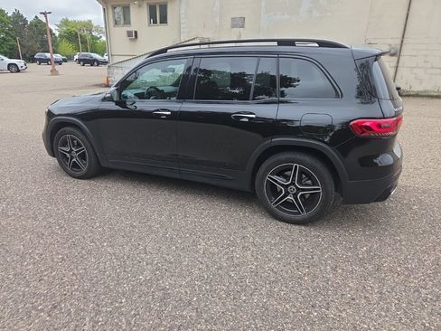 Used 2023 Mercedes-Benz GLB 250 4MATIC image 7