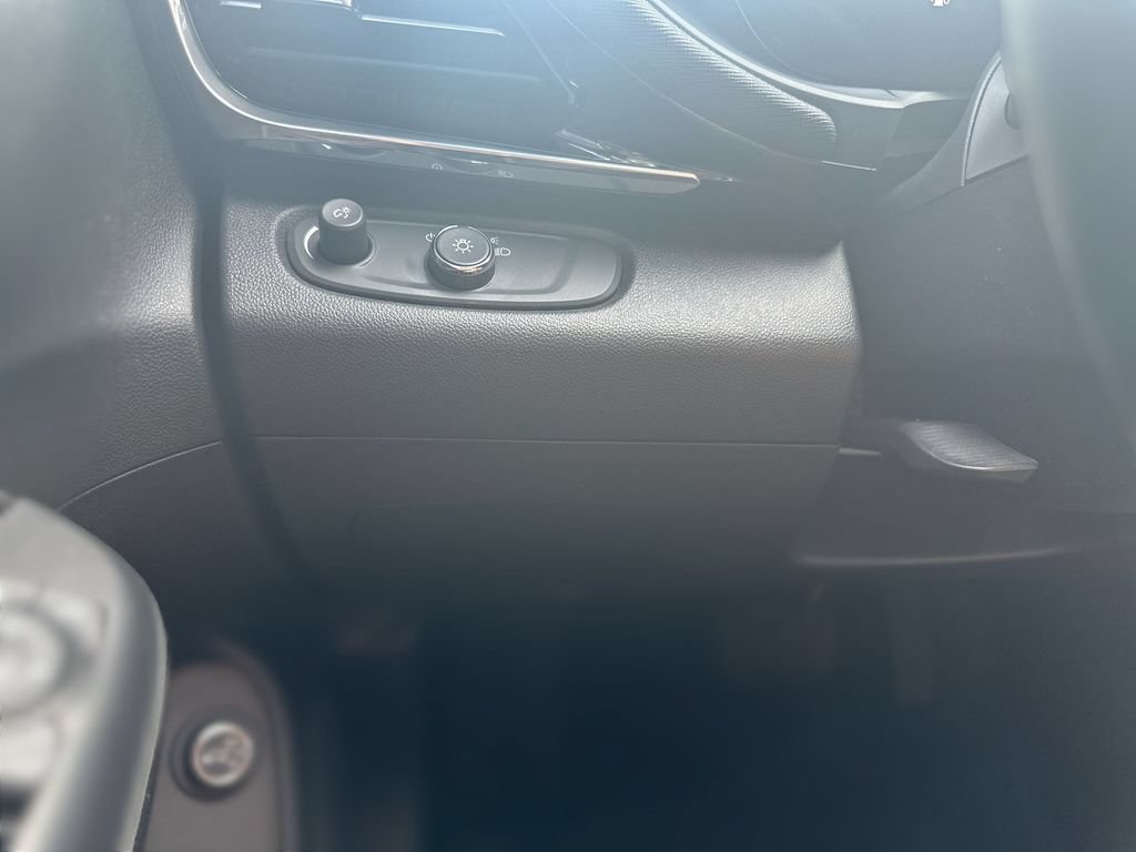 Certified 2024 Buick Envista Avenir FWD image 18