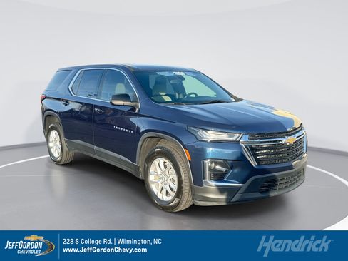Used 2022 Chevrolet Traverse LS w/ LPO, Cargo Package image 1