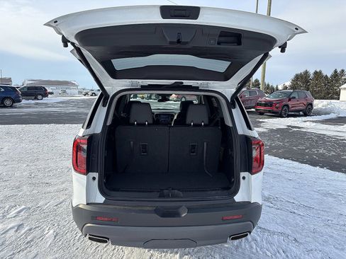 Used 2023 GMC Acadia AT4 w/ Preferred Package image 8