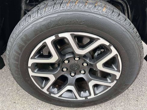 Used 2025 RAM 1500 Laramie AWD/4WD image 36