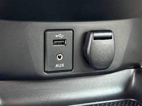 Used 2018 Nissan Rogue Sport SL w/ SL Premium Package FWD image 24