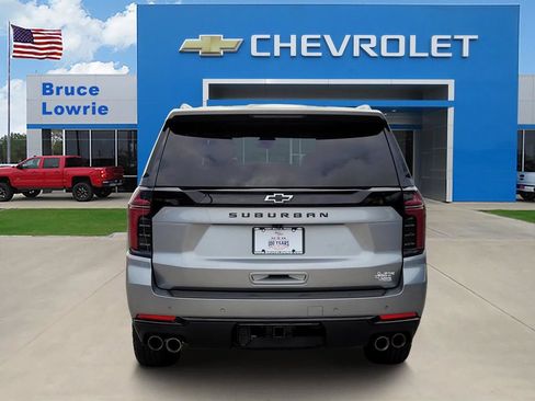 Used 2025 Chevrolet Suburban Z71 AWD/4WD image 6