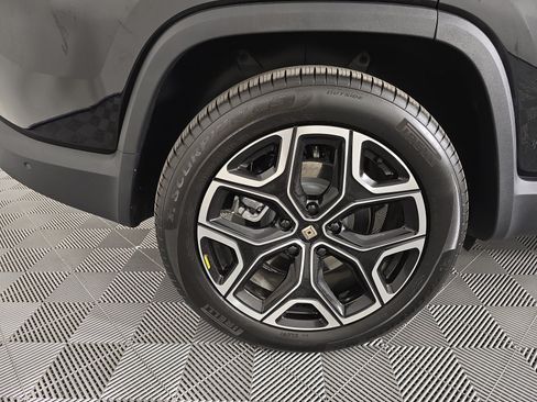 Used 2024 Rivian R1S Adventure AWD/4WD image 12
