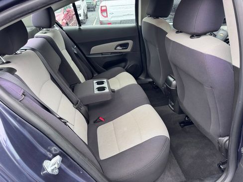 Used 2013 Chevrolet Cruze LS FWD image 21