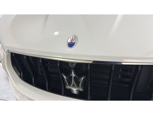 Used 2019 Maserati Levante S AWD/4WD image 39