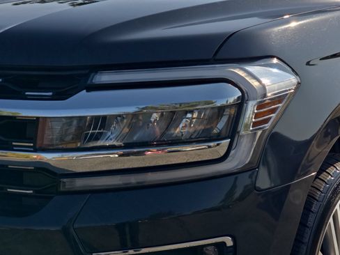 Used 2024 Ford Expedition Limited AWD/4WD image 30