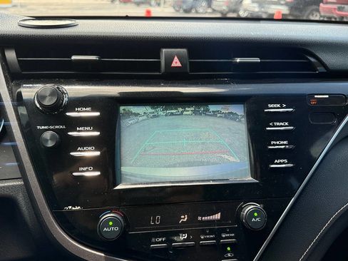 Used 2018 Toyota Camry SE image 26