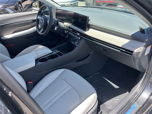 New 2025 Hyundai Sonata Limited image 15