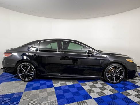 Used 2018 Toyota Camry XSE FWD image 4