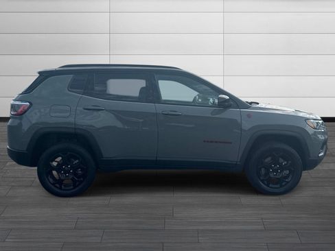 Used 2024 Jeep Compass Trailhawk AWD/4WD image 3