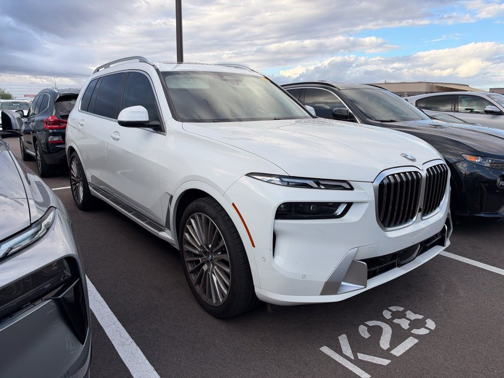 Certified 2024 BMW X7 xDrive40i w/ Premium Package AWD/4WD image 2
