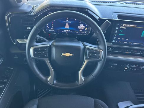 Used 2025 Chevrolet Silverado 1500 LT AWD/4WD image 16