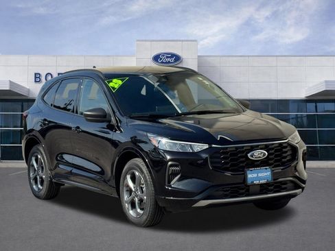 Used 2023 Ford Escape ST-Line w/ Tech Pack #1 AWD/4WD image 2