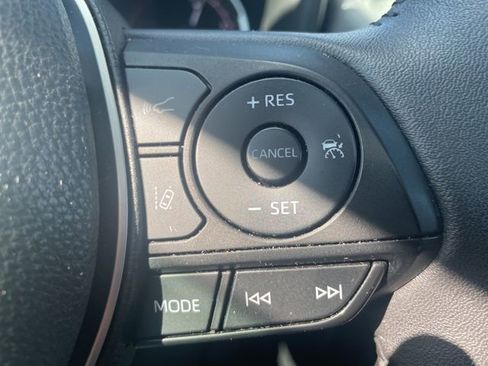 Used 2023 Toyota RAV4 XLE Premium image 22