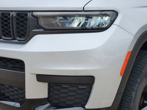 Used 2024 Jeep Grand Cherokee L Laredo image 5