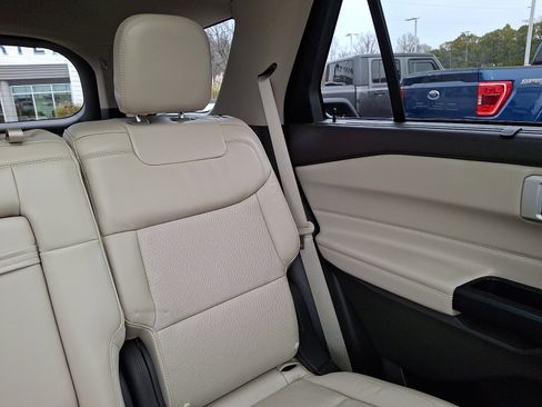 Used 2020 Ford Explorer Platinum image 20