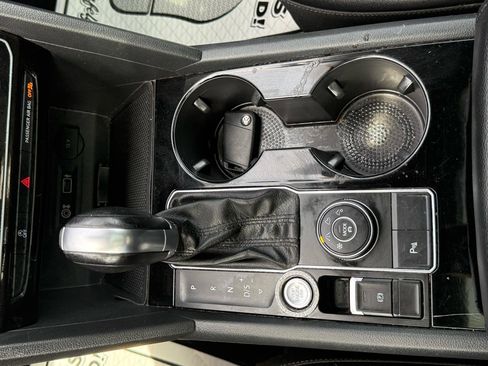 Used 2018 Volkswagen Atlas SEL w/ R-Line Package image 18