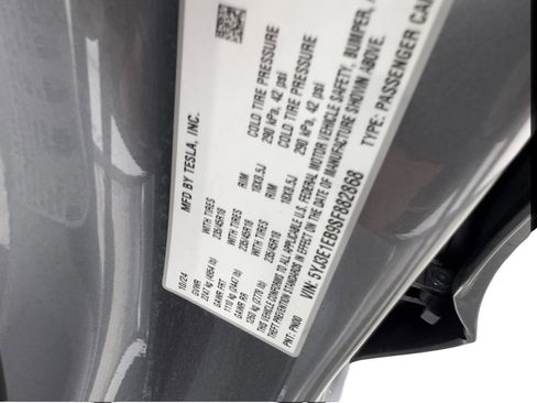 Used 2025 Tesla Model 3 Long Range AWD/4WD image 45
