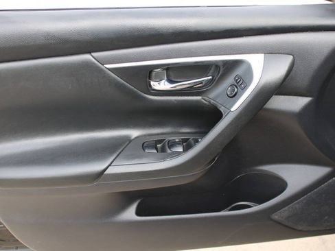 Used 2017 Nissan Altima 2.5 SV FWD image 19
